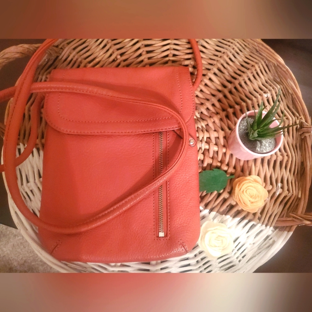 Tangelleno crossbody